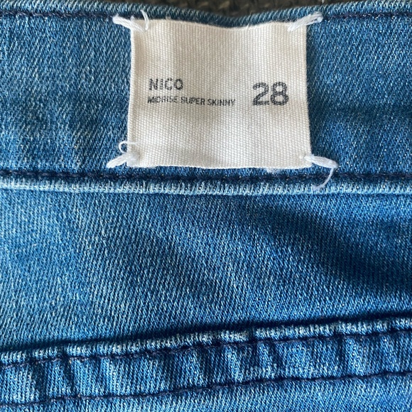 EUC Hudson "Nico" Middies Super Skinny Light Wash Size 28 - Picture 4 of 5
